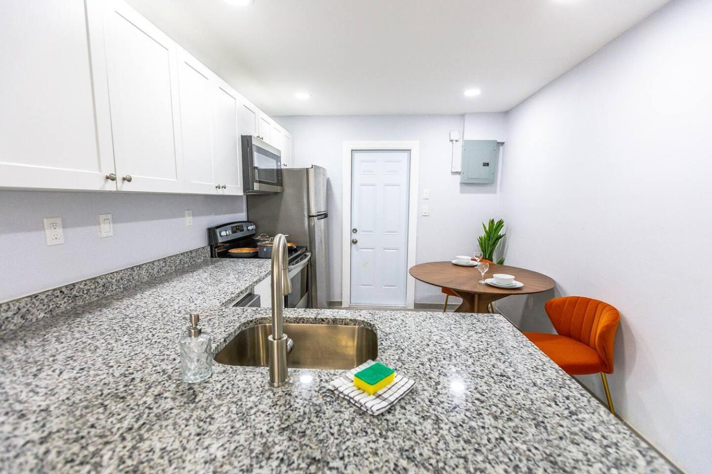 Trendy Home By Jet Skis, Parks & Art Hotspots Σεϊρασότα Εξωτερικό φωτογραφία
